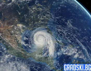 Ураганът Идалия се засилва и заплашва Флорида