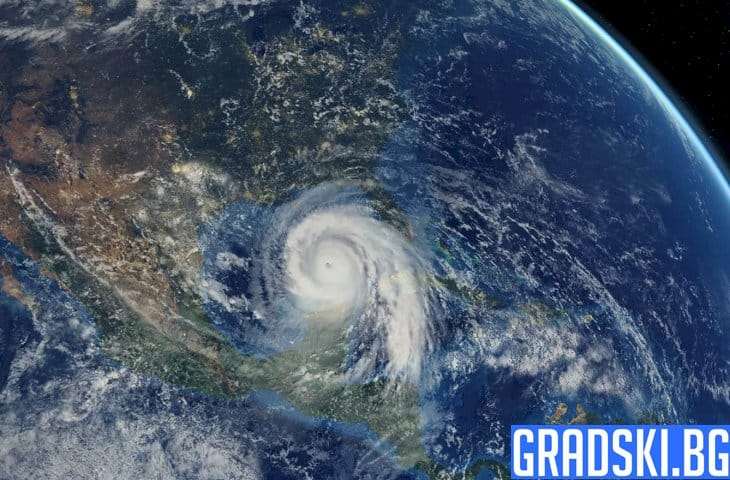 Ураганът Идалия се засилва и заплашва Флорида