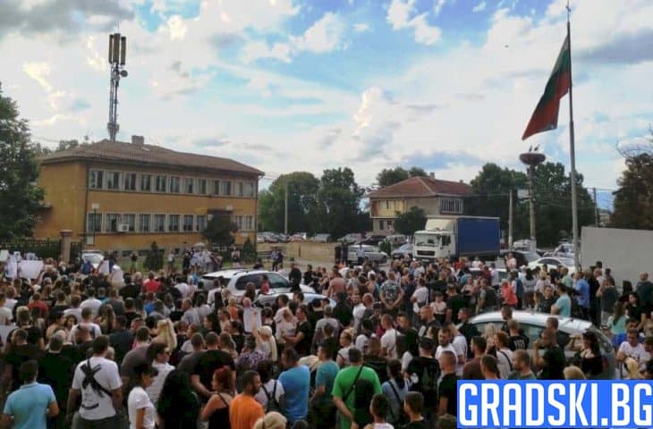 За втори пореден ден жителите на с. Цалапица излизат на протест заради жестокото убийство на Димитър